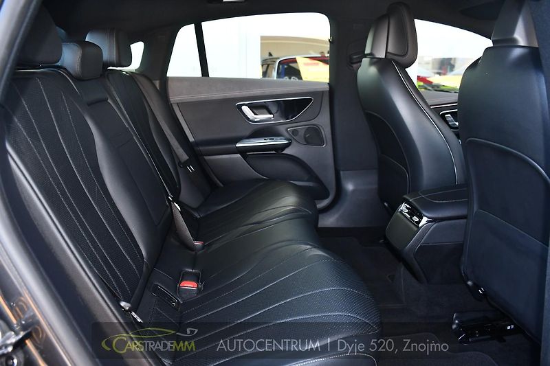 Mercedes-Benz EQE 350+ 4MATIC - fotka 18 z 54