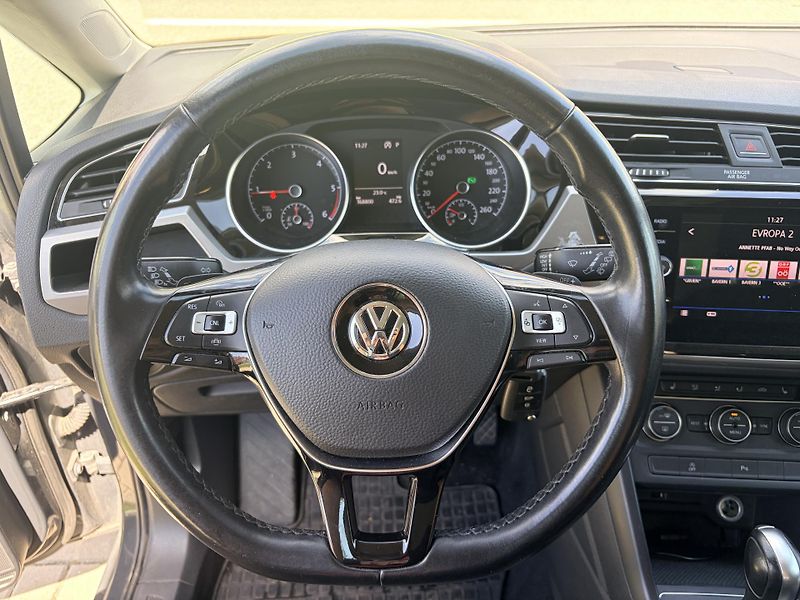 Volkswagen Touran 2.0TDI DSG TAŽNÉ - fotka 8 z 37