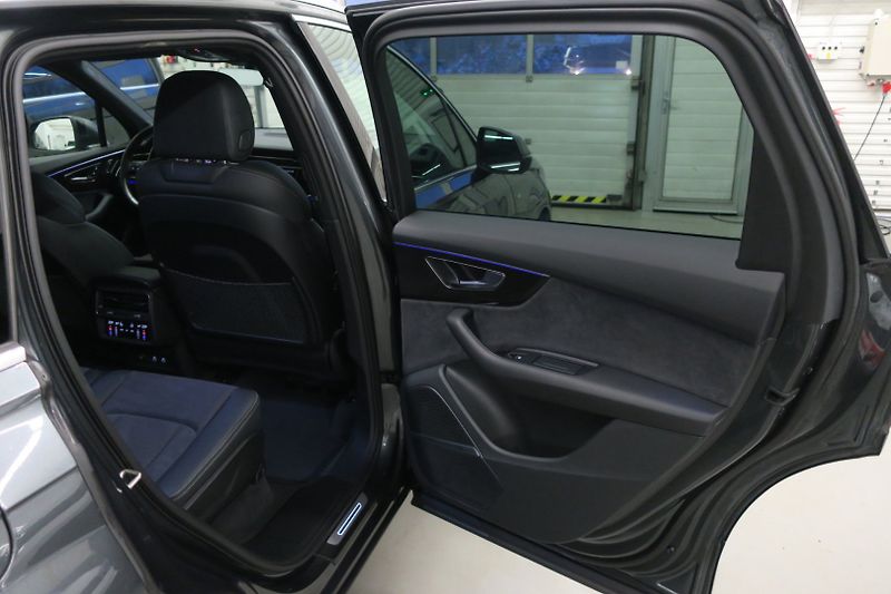Audi Q7 (2022) S -Line 50TDI HD Matrix - fotka 39 z 50