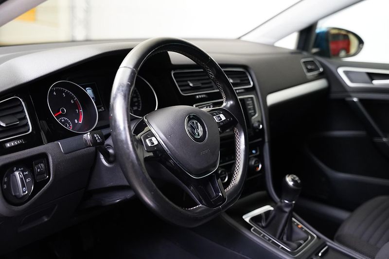 Volkswagen Golf - fotka 14 z 26