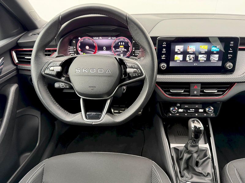 Škoda Scala (2025) 1.5 TSI 110kW DSG Monte Carlo - fotka 8 z 35