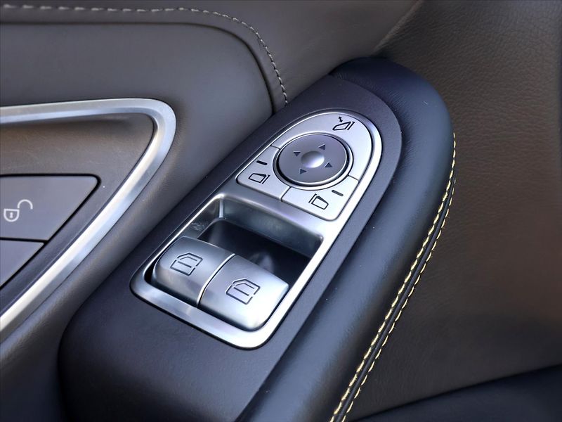 Mercedes-Benz Třídy C 63 S 4,0 AMG 375kW DPH Záruka - fotka 13 z 51