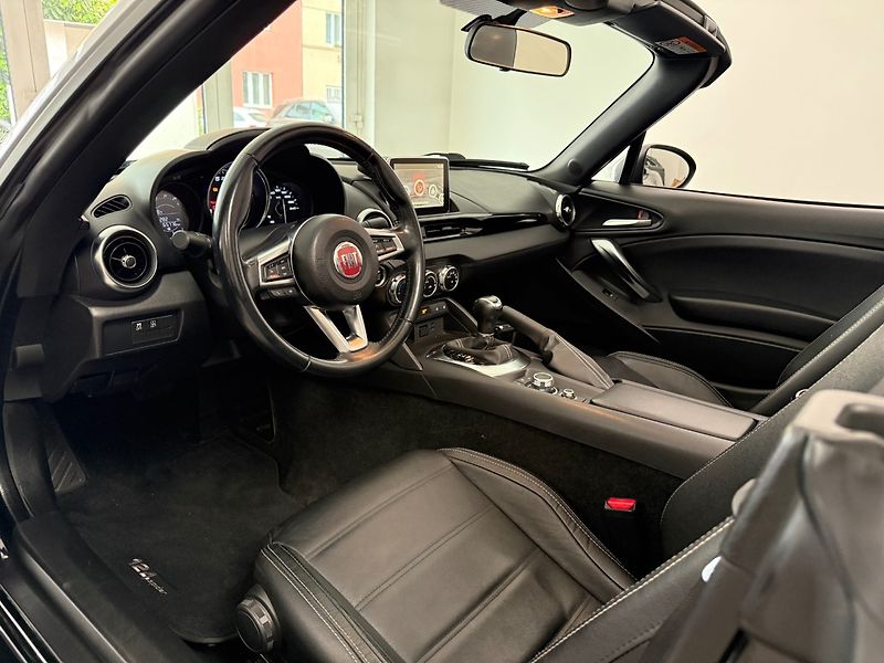 Fiat 124 Spider (2018) 1.4 Turbo AT Lusso - fotka 11 z 28