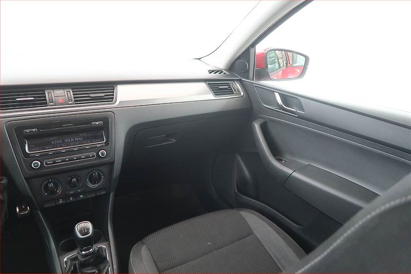 Škoda Rapid (2014) Spaceback 1.2 TSI - fotka 8 z 16