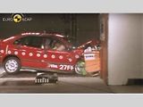 Volvo S40 (1997). První automobil s celkovým hodnocením čtyř hvězdiček.
