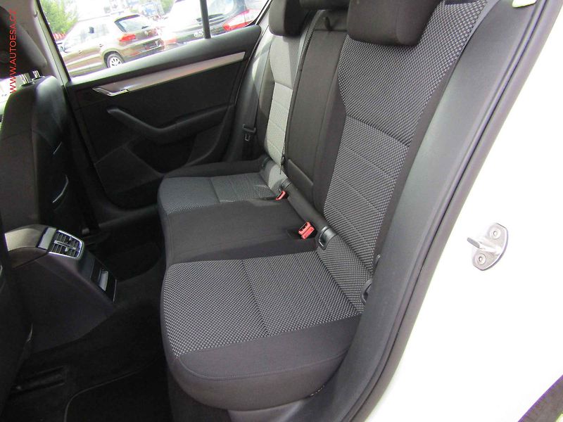 Škoda Octavia (2016) 1.6 TDi, AC, výhřev sed - fotka 10 z 17