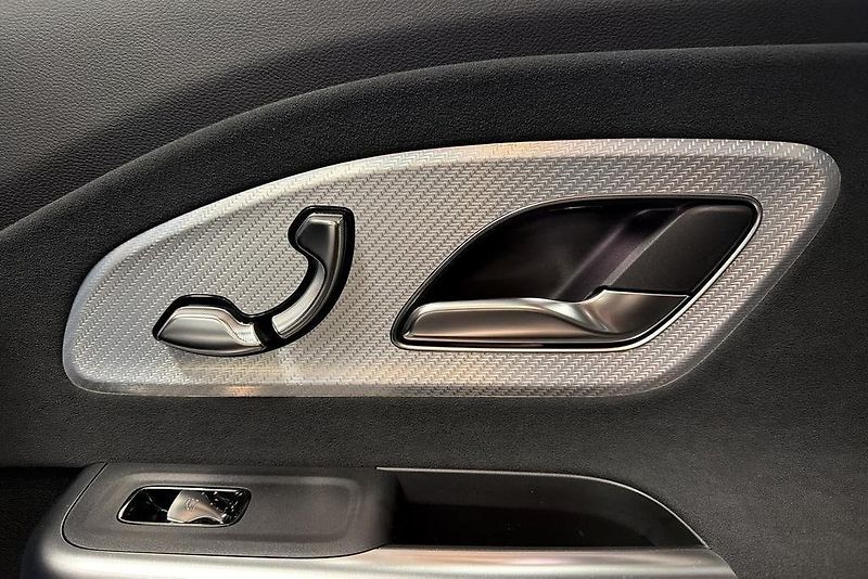 Mercedes-Benz CLA 250+ AMG Advanced Pano 360 - fotka 11 z 14