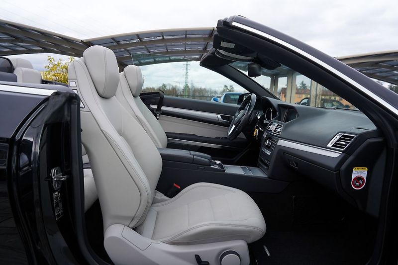 Mercedes-Benz Třídy E 200 CGI/cabrio/Avangarde/kůže - fotka 30 z 44
