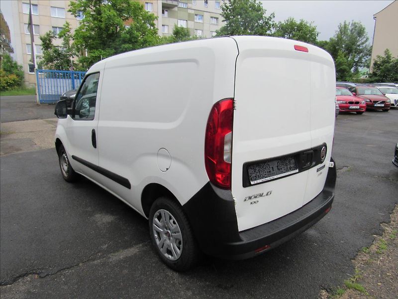 Fiat Dobló 1,6 JTD 74 kW - fotka 4 z 29