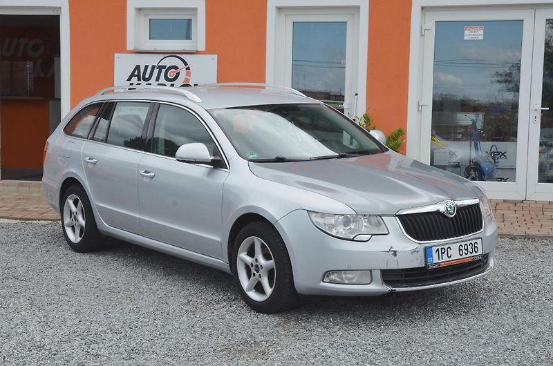 Škoda Superb (2011) 2.0 TDi 103kW AMBITION - fotka 1 z 31