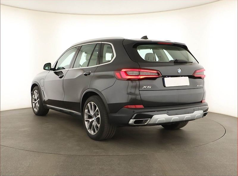 BMW X5 (2020) xDrive45e iPerf. - fotka 4 z 21