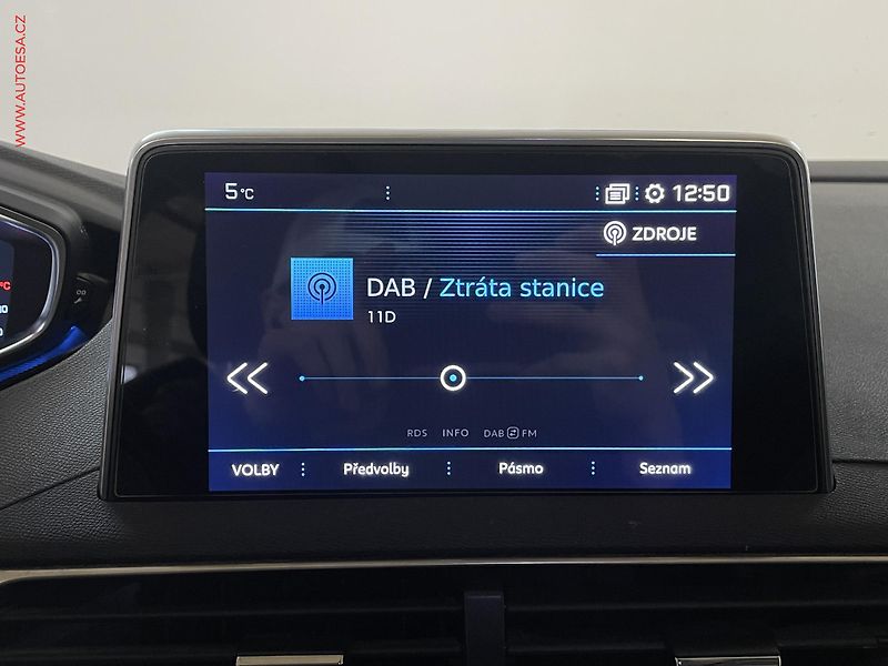 Peugeot 5008 (2019) 1.5 HDi, Crossway, LED, panor - fotka 14 z 17