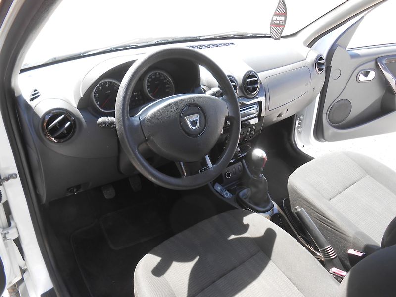 Dacia Duster 1.5DCi, KLIMA, Tažné!! - fotka 22 z 32