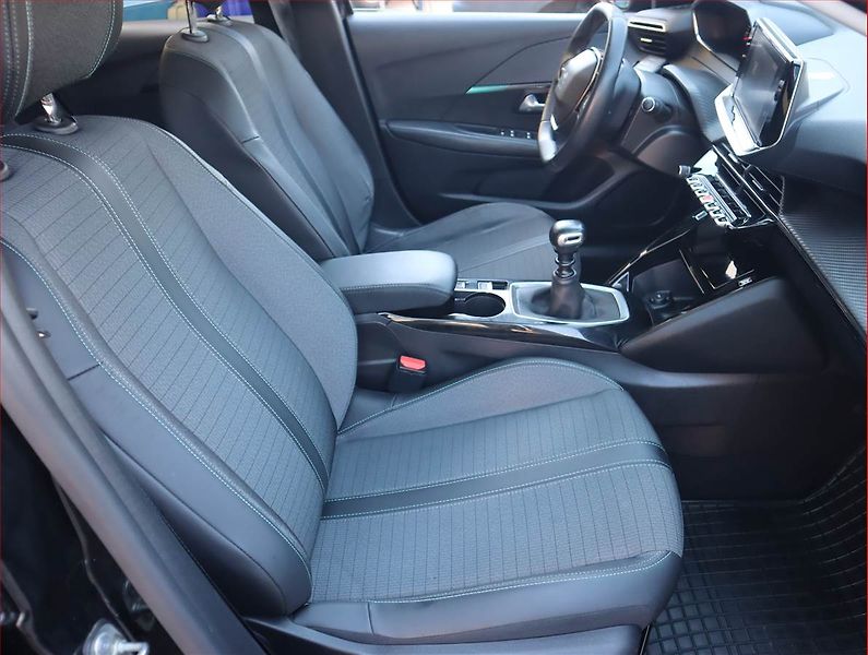 Peugeot 208 (2022) Allure 1.2 PureTech - fotka 9 z 21