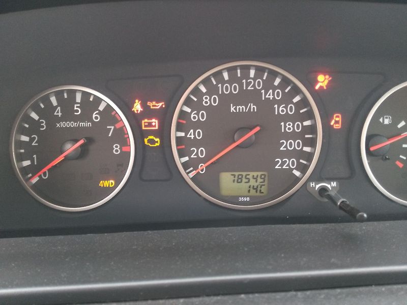 Nissan X-Trail 2,5i AWD /121 kW/ Automat - fotka 21 z 37
