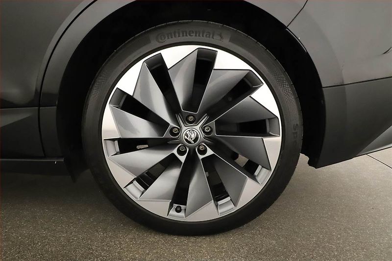 Škoda Enyaq (2021) iV 80 (82 kWh), SoH 89% - fotka 12 z 30