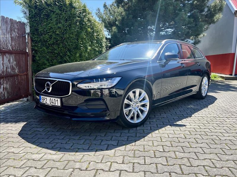 Volvo V90 2,0 T4 Drive-E R-Design Auto - fotka 1 z 48