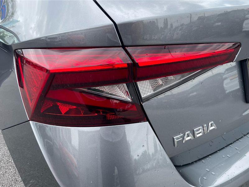 Škoda Fabia 1.0 TSi DSG 7st. TOP SELECTION - fotka 27 z 27
