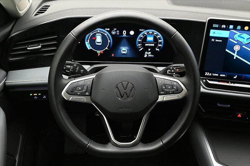 Volkswagen Passat 2,0 TDI 110kW DSG Business Zár - fotka 17 z 32