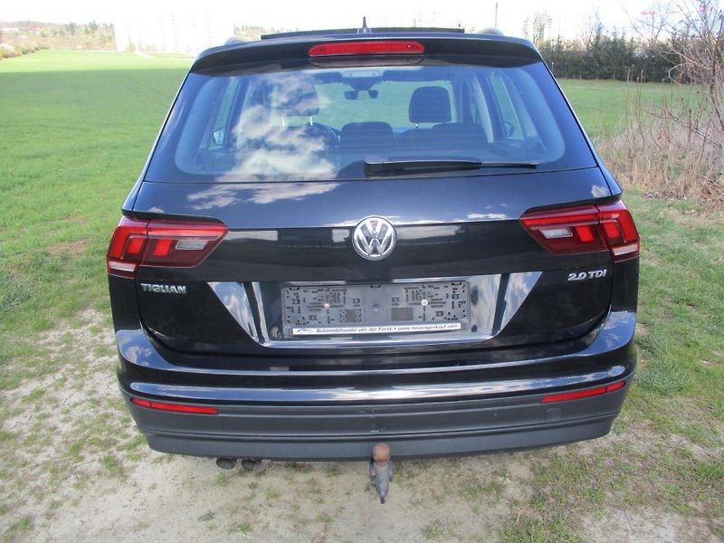 Volkswagen Tiguan 2.0TDi 110kW*TZ*PANORAMA*6MAN - fotka 7 z 43