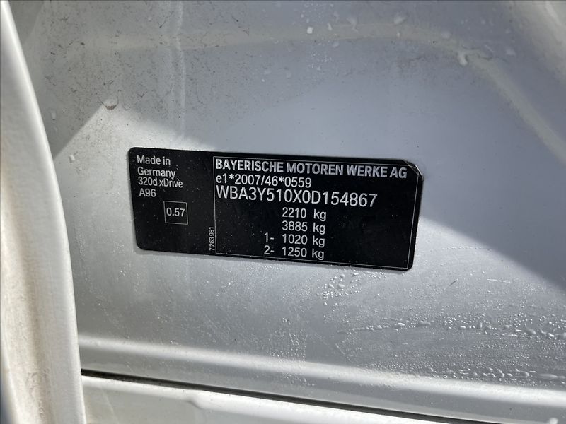 BMW Řada 3 2,0 d 120kw GT Panorama, prav. - fotka 28 z 39