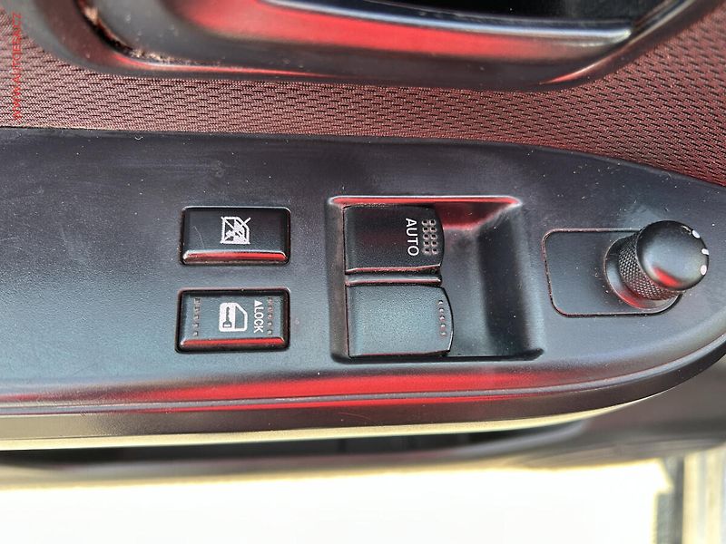 Suzuki Grand Vitara (2009) 1.6i, ČR - fotka 11 z 14