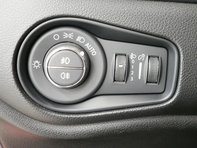 Jeep Renegade - fotka 13 z 24