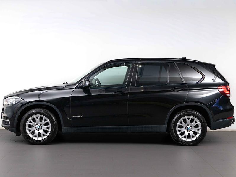 BMW X5 xDrive30d - fotka 3 z 23