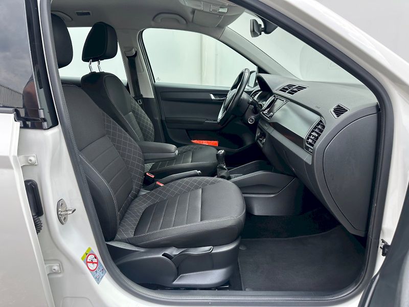 Škoda Fabia (2018) 1,0 TSI / 70 KW / Style Plus - fotka 8 z 30