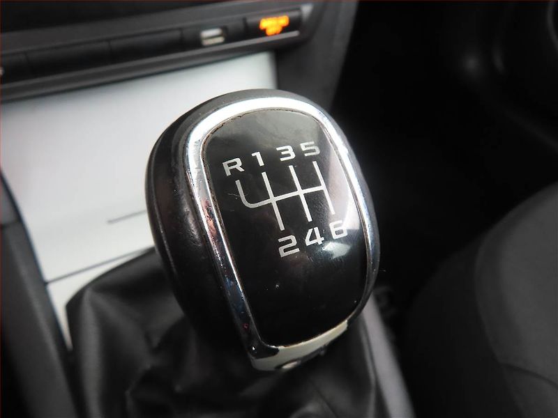 Škoda Octavia (2011) 1.2 TSI, po STK, dobrý stav - fotka 13 z 15
