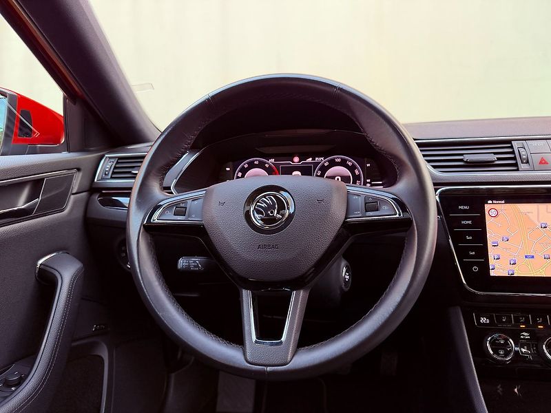 Škoda Superb 2.0 TDi DSG 4x4 L&K, ČR - fotka 23 z 40