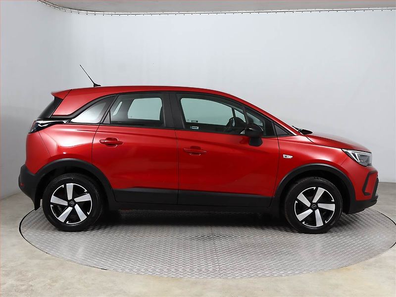 Opel Crossland X (2023) Elegance 1.2 Turbo, ČR,1.maj - fotka 6 z 13