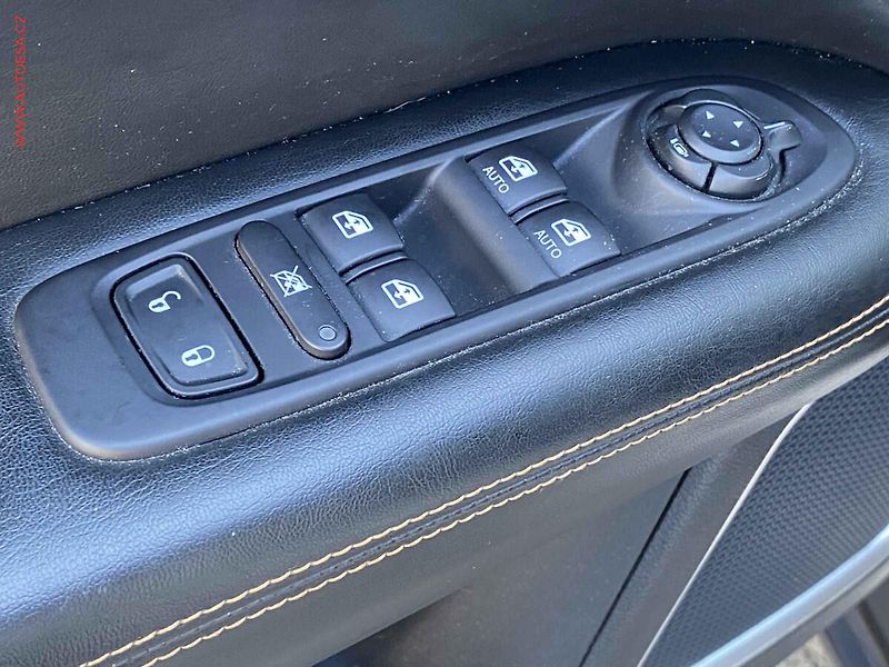 Jeep Compass (2020) 1.4 M-Air 4WD, Limited, AT - fotka 11 z 18