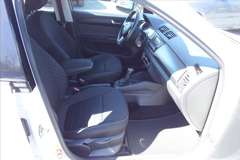 Škoda Fabia 1,2 TSi 81KW, ČR, DSG, STYLE. - fotka 11 z 33
