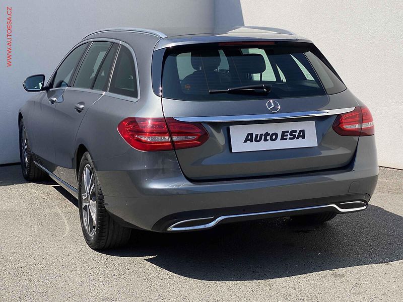 Mercedes-Benz Třídy C (2017) 2.0T C200, Avantgarde, LED - fotka 6 z 18