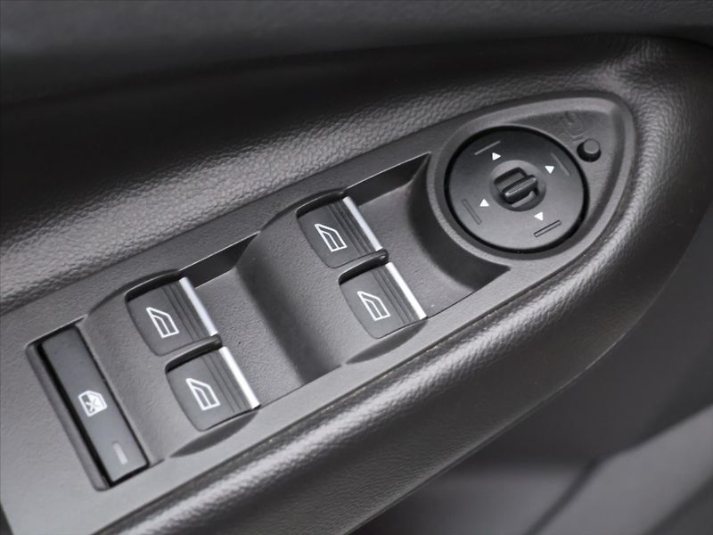 Ford Kuga 1,5 EcoBoost Titanium - fotka 16 z 39