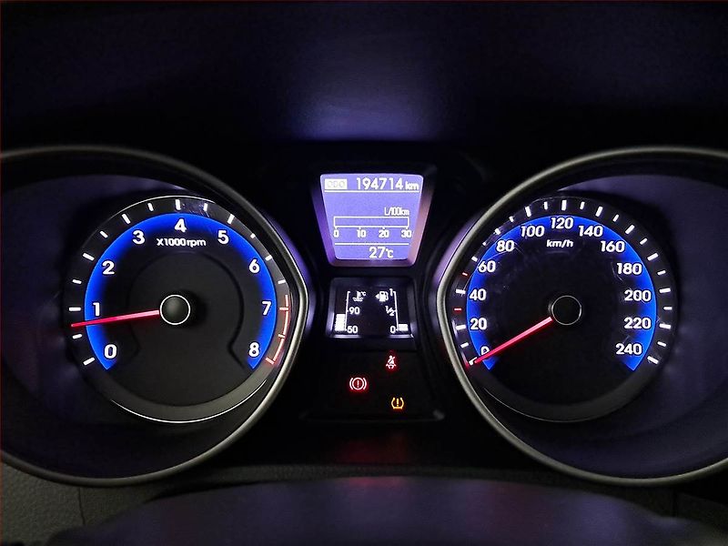 Hyundai i30 (2015) Weekend 1.6 GDI, Serv.kniha - fotka 11 z 19