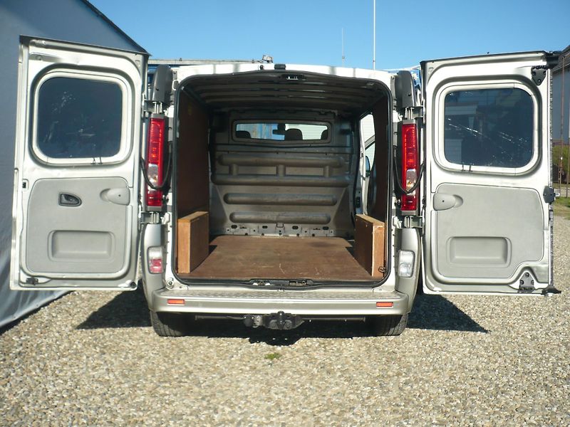 Opel Vivaro 2.5DCI 107Kw Long Klima - fotka 17 z 26