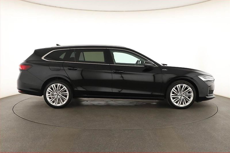Škoda Superb (2025) 2.0 TDI, LAURIN & KLEMENT - fotka 6 z 21