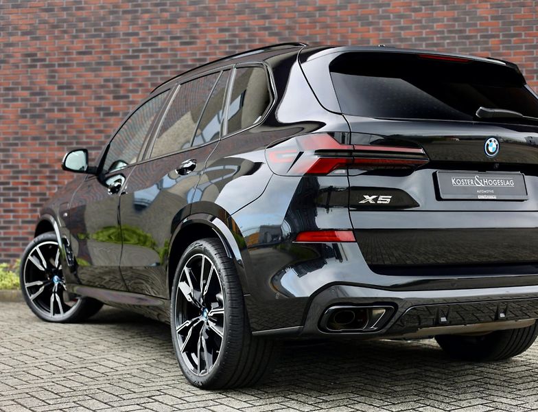 BMW X5 (2025) 50e xDrive M SPORT Individual - fotka 8 z 53