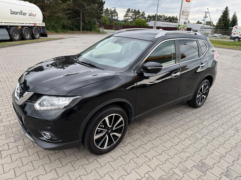 Nissan X-Trail (2015) 1,6 4WD - fotka 2 z 18