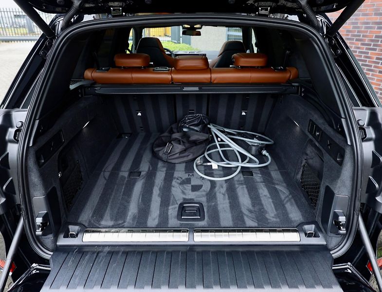 BMW X5 (2025) 50e xDrive M SPORT Individual - fotka 53 z 53