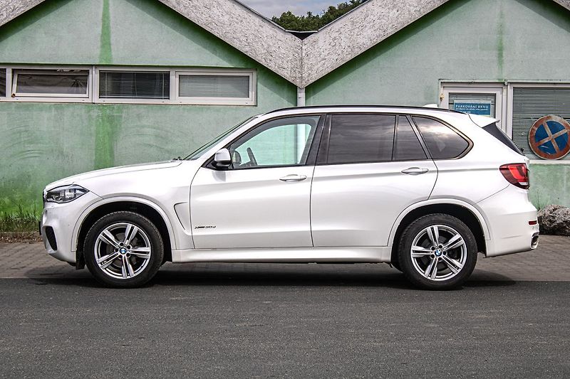 BMW X5 - fotka 9 z 42