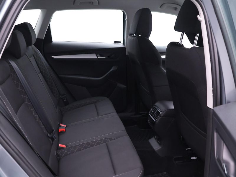 Škoda Karoq 1,5 TSI 110kW DSG CZ Navi LED - fotka 11 z 30