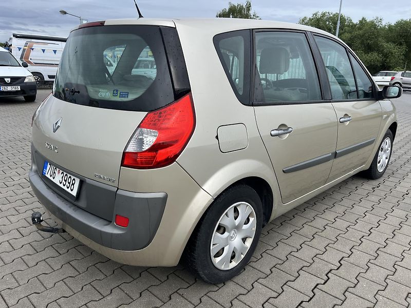 Renault Scénic (2007) 1.5 DCi - fotka 5 z 9