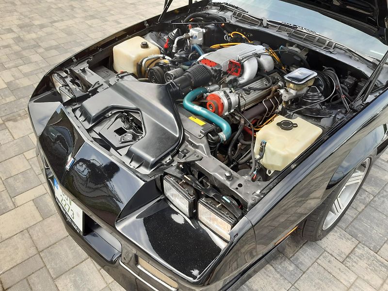 Chevrolet Camaro (1989) Z28 5,0V8 ConvertibleREZERVACE - fotka 27 z 28