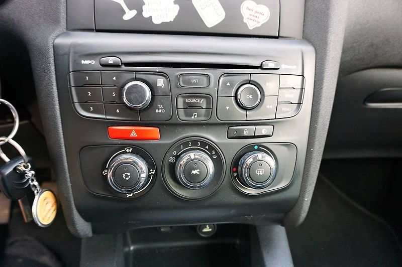 Citroën C4 (2012) 1,6 VTI 88 kW - fotka 26 z 26