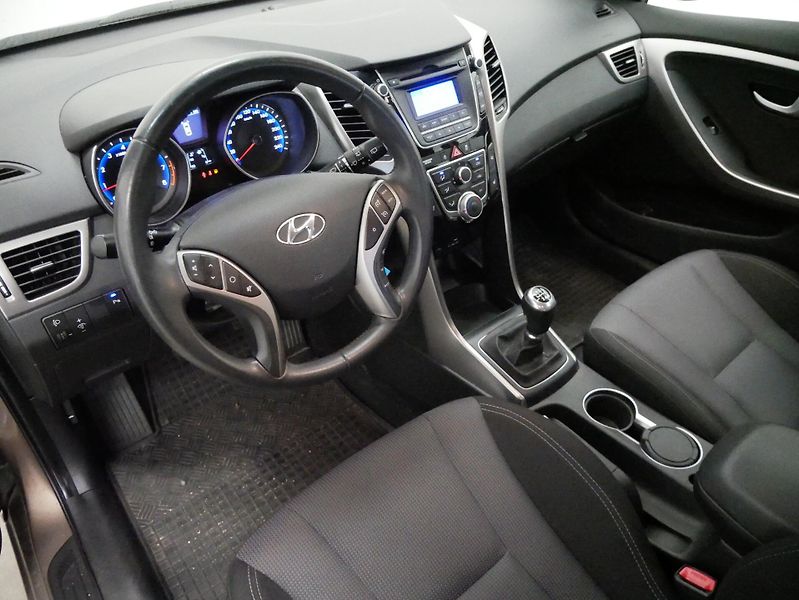 Hyundai i30 - fotka 5 z 6