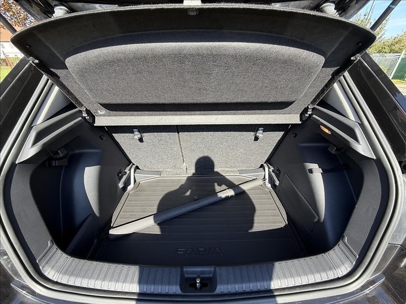 Škoda Fabia 1,0 TSi DPH 60t km  Matrix LED - fotka 36 z 50