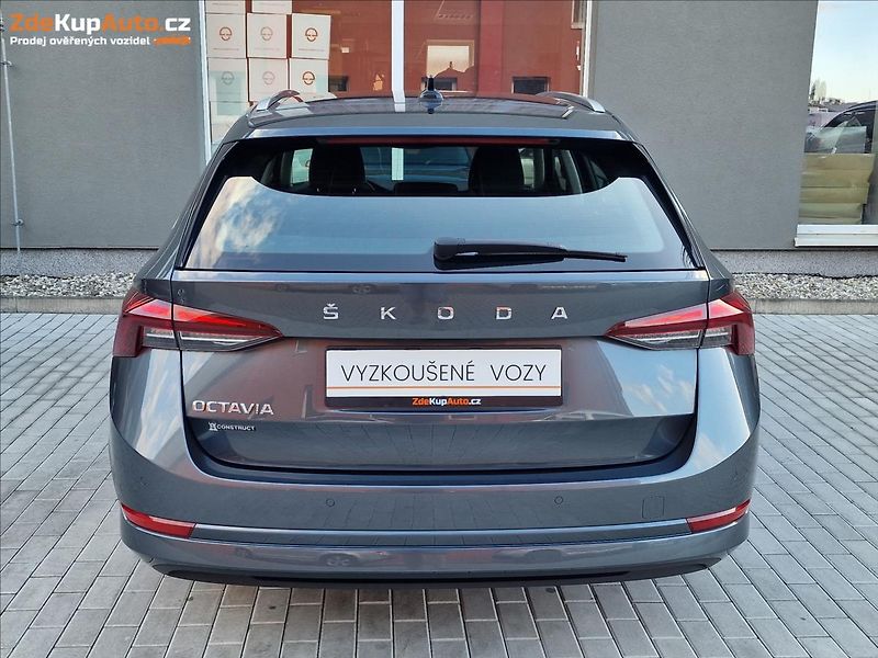 Škoda Octavia 2.0 TDI DSG Style Combi,1.Maj - fotka 9 z 50